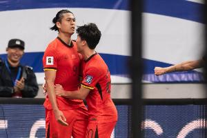 足球报：国足与U23国足合练有助更多了解U23国脚，基本放弃东盟杯-vf