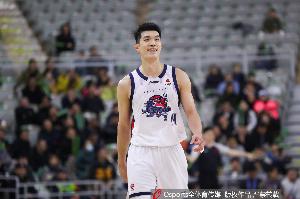 鲁媒：山东男篮周一开始备战 目前以陶汉林、郭凯等九名球员为主-13