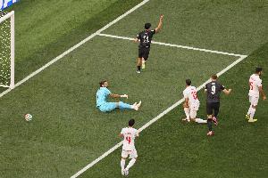 新西兰1-0领先伊朗！伊利亚·贾斯特抽射破门，伍德胸部做球助攻-k0