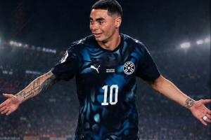 捂嘴红牌！伊布抗议FIFA新规：这不是足球是马戏团 说话都不行？